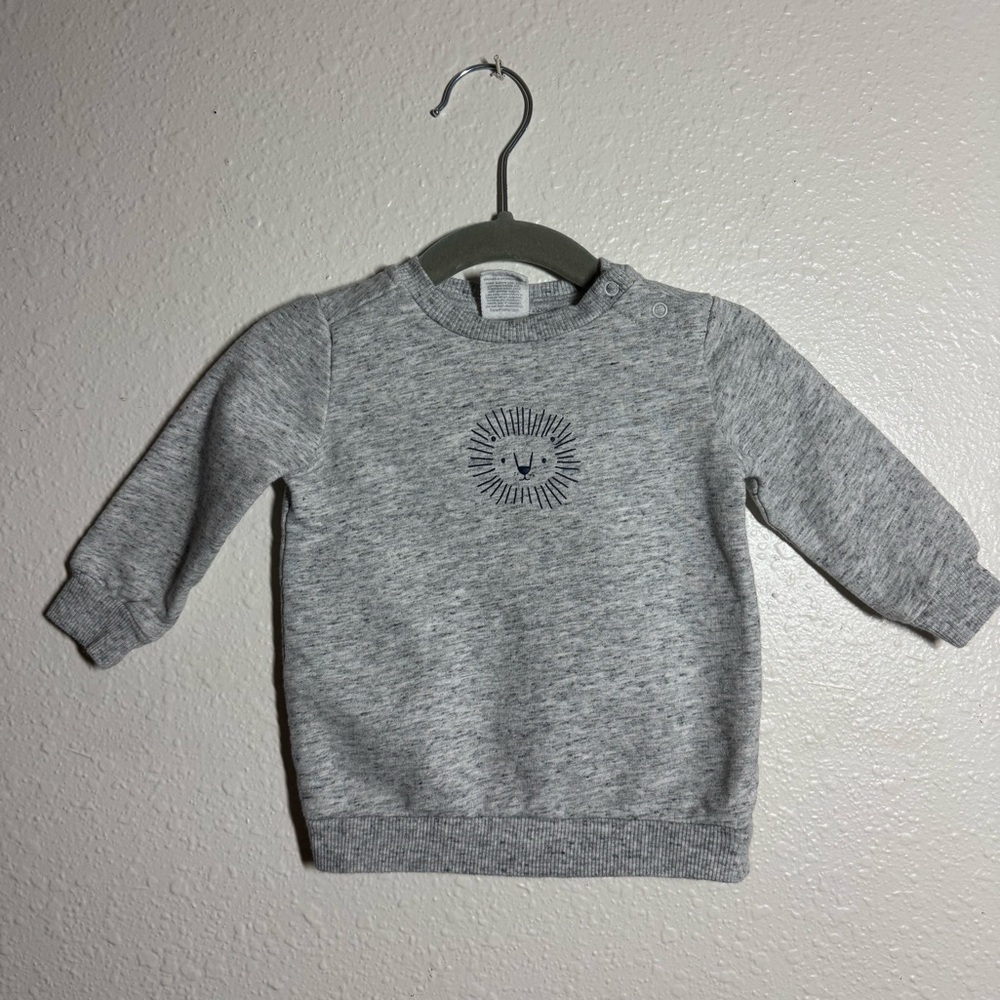 Baby Starting Out Gray crew neck sweater lion print Size 12 Months
